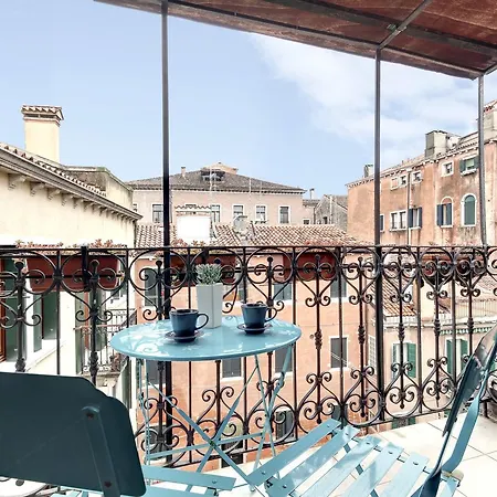 Via Garibaldi-Gigli Biennale Terrace By Wonderful Italy Apartment Venice Exterior photo