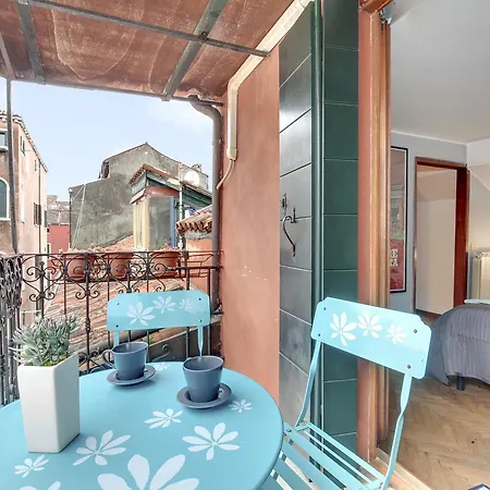 Via Garibaldi-Gigli Biennale Terrace By Wonderful Italy Apartment Venice Exterior photo