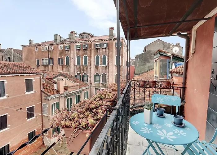 Via Garibaldi-Gigli Biennale Terrace By Wonderful Italy
